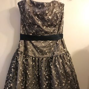 SZ 8 Jessica McClintock gold/brownish strapless